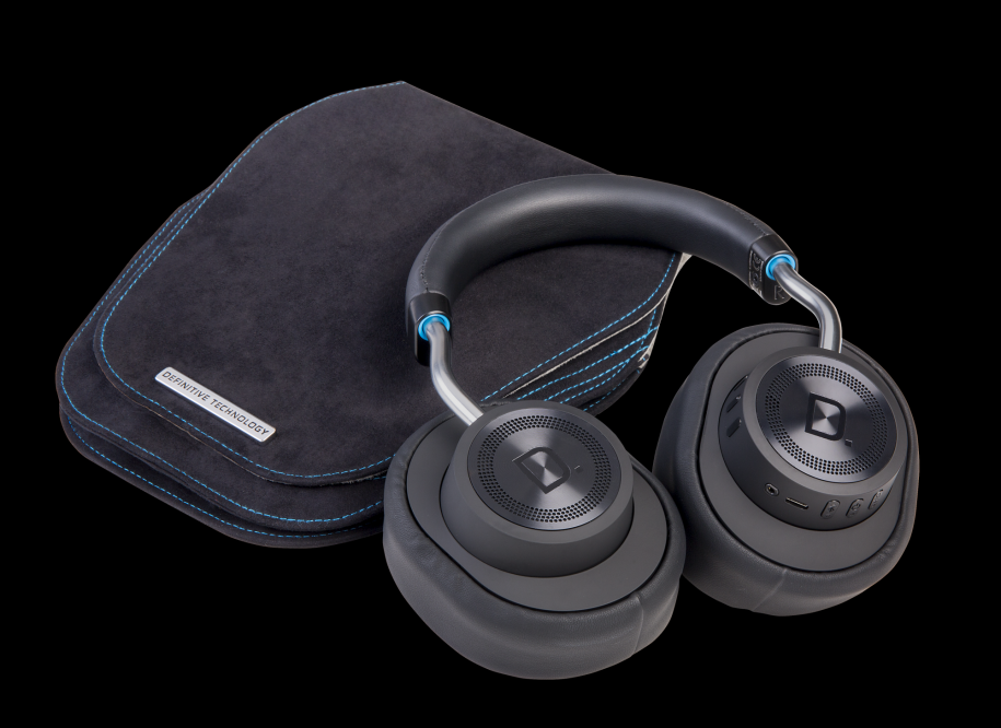 definitive_symphony_one_headphone_soft_case_studio_002