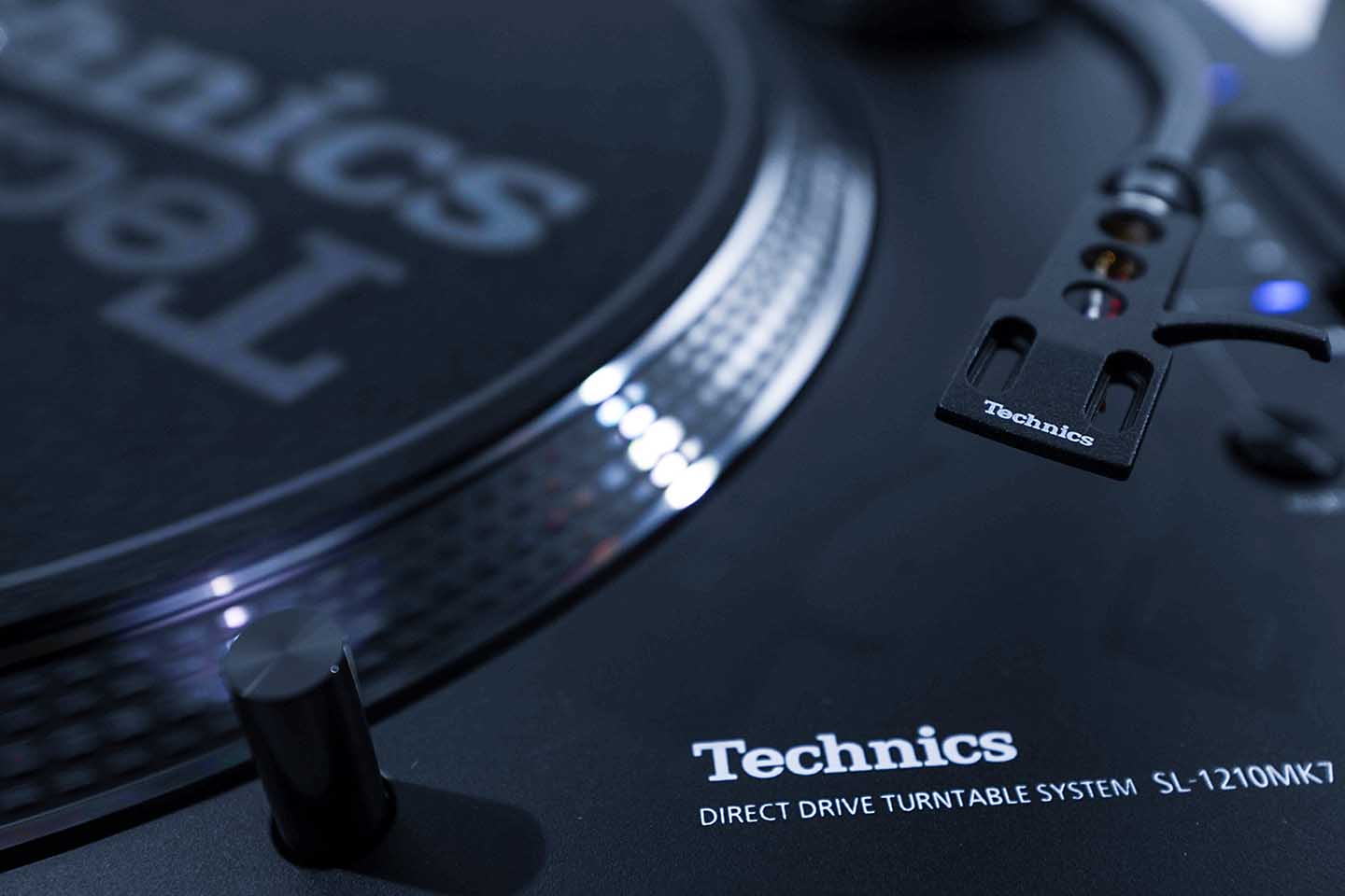 Technics SL-1210MK7EG