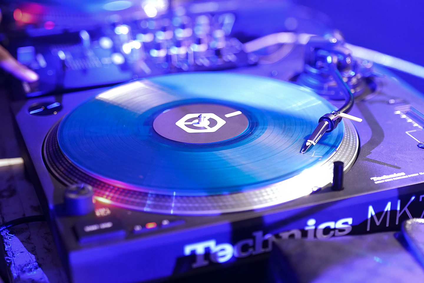 Technics SL-1210MK7EG