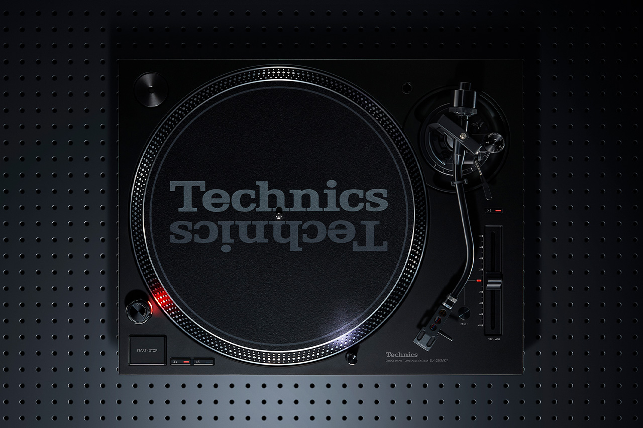 Technics SL-1210MK7EG