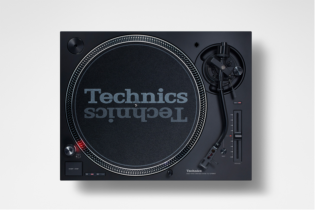 Technics SL-1210MK7EG